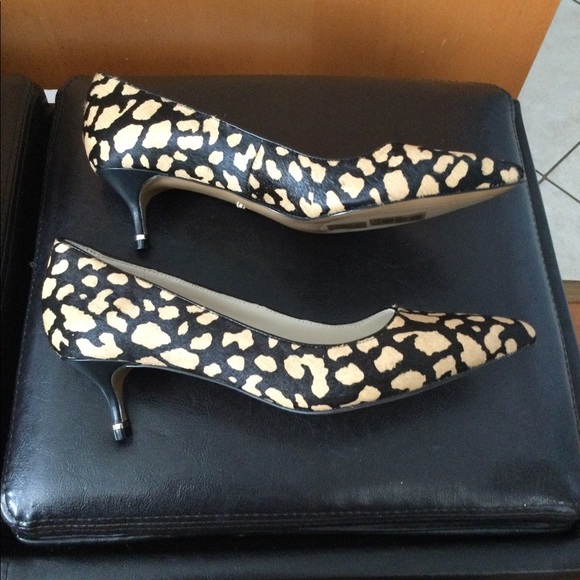 Kenneth Cole New York Riley 50 Pump Size:9 MED - Picture 7 of 11